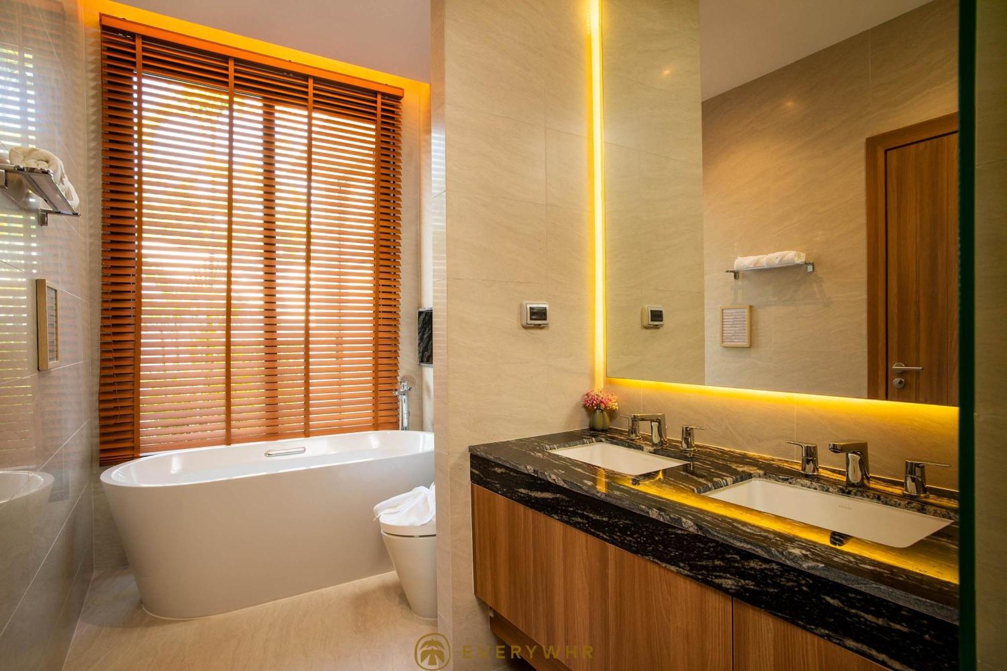 Villa Nayara - Sophisticated 4Br Getaway With Private Pool And Concierge シャロン エクステリア 写真